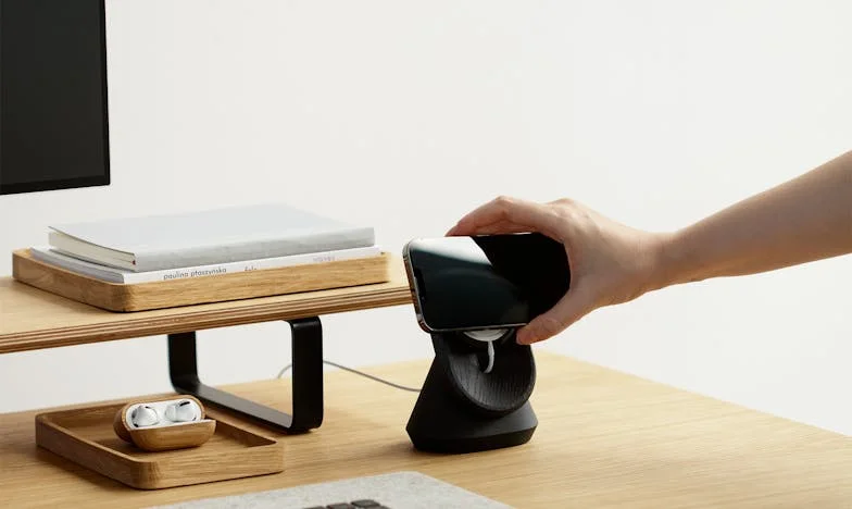 He Left Me at the Bus Stop, but Fate Had Other Plans: My Journey from Abandonment to Self-Worth