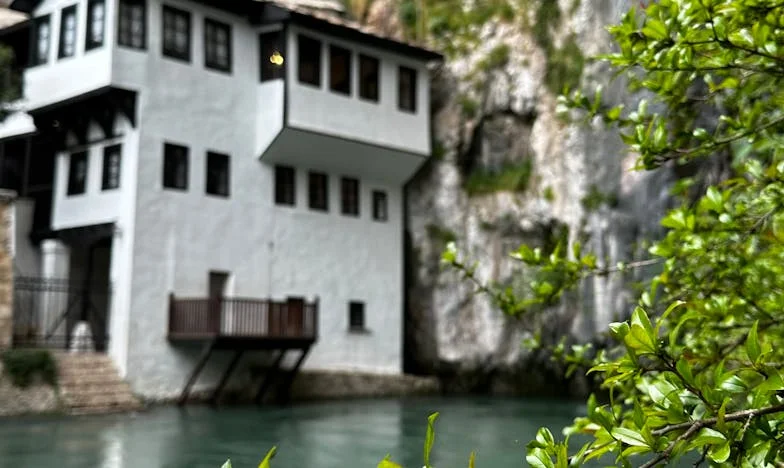 He Threw Me Out for Being 'Too Ugly'—But I Owned the House All Along