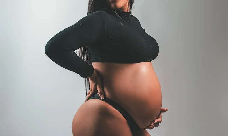 “Stop Taking Your Medicine, You’ll Get Better” – The Day a Little Girl Changed My Fate in a Mansion by the Sea