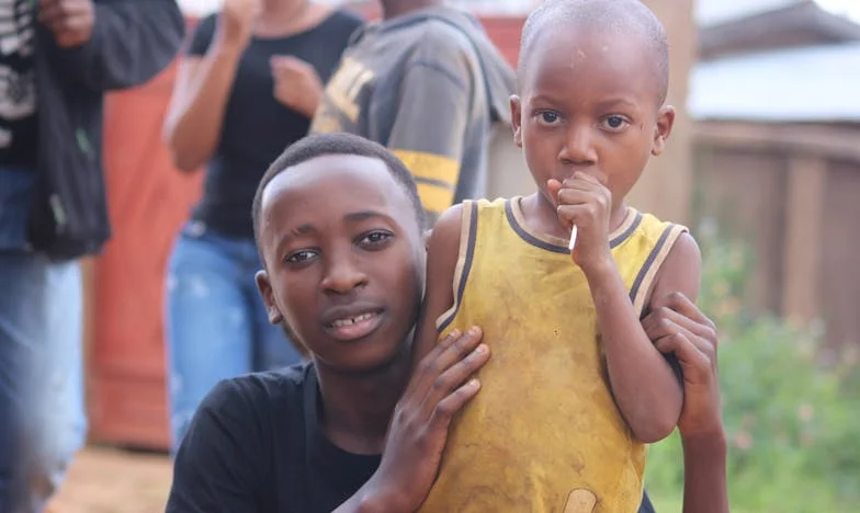 Twenty Years of Lies: The Night a Stranger’s Call Shattered My Family and Revealed My Husband’s Secret Life