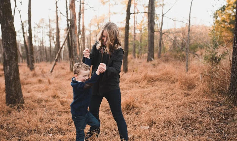 My Fiancée Mocked Me at Her Family Dinner—She Didn’t Know I Understood Everything