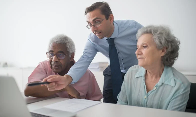 On Christmas Eve, My Mother Kicked Me Out With My Six-Year-Old Son… Until My Grandma Walked In and Changed Everything