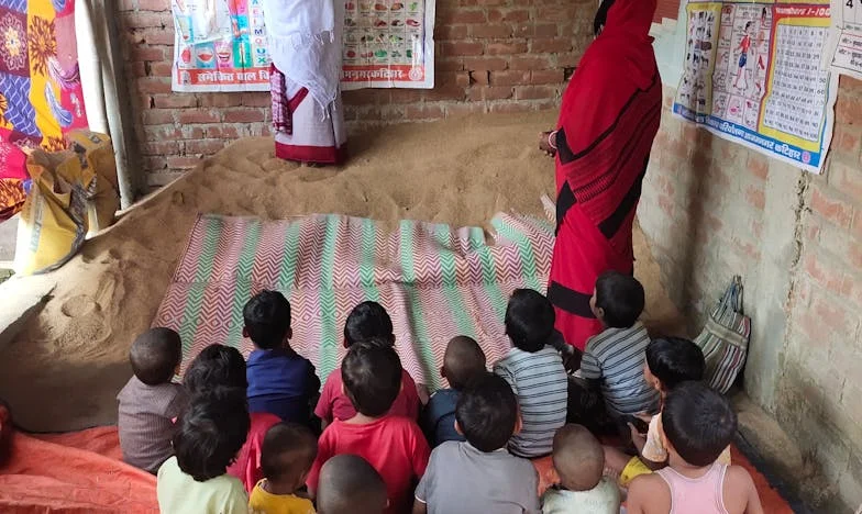 The Poor Woman Who Fed a Homeless Boy Every Day – Until Four Luxury Cars Came Looking for Him