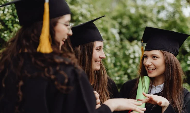 They Called Me the Garbage Man's Son, But at Graduation, I Took the Mic and Changed Everything