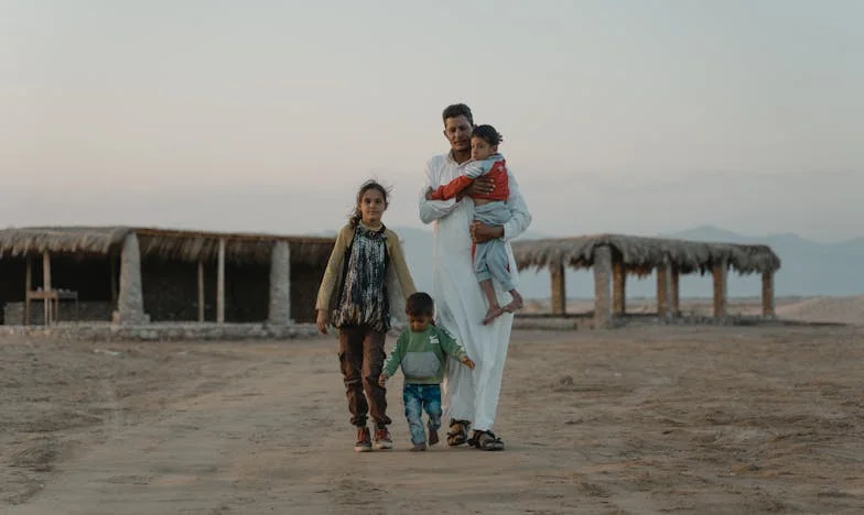 Waitress Tells Millionaire: “My Mom Has a Ring Just Like That” — What Happens Next Changes Everything