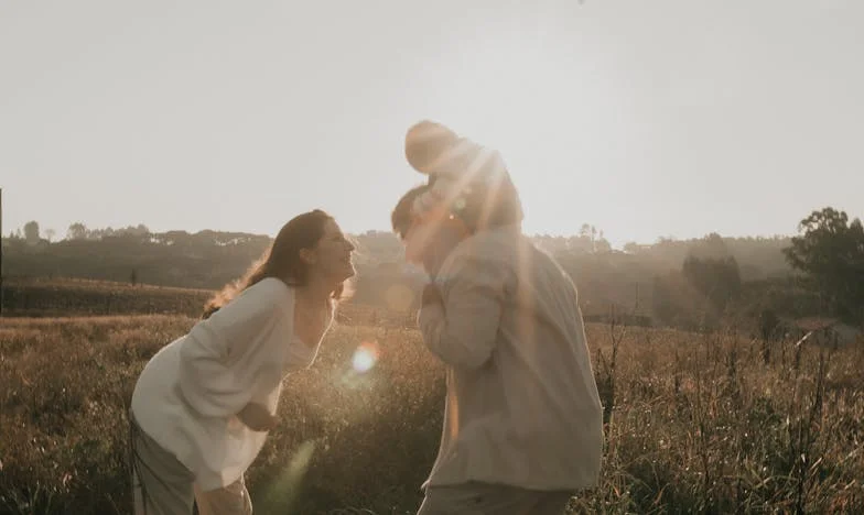 A Humble Waitress, a Silent Mother, and a Secret That Changed Everything