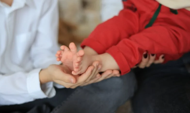 I Hired My Disabled Wife to Watch Over My Sister Next Door – But On the Fifth Night, Someone Yelled: “She’s With Your Husband!” What I Saw Changed Everything