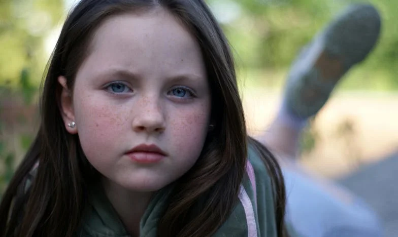 They Laughed at Me Because of My Mom—But at Graduation, the Whole Auditorium Fell Silent