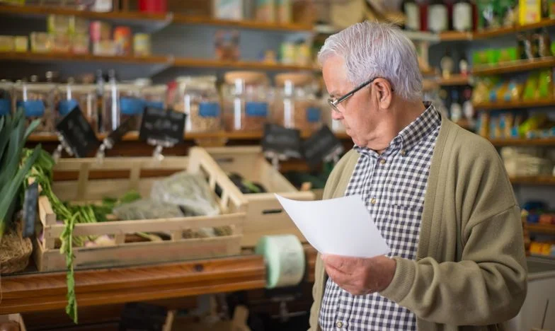 At Ninety, I Dressed as a Penniless Old Man and Entered My Own Supermarket—What Happened Changed My Legacy Forever