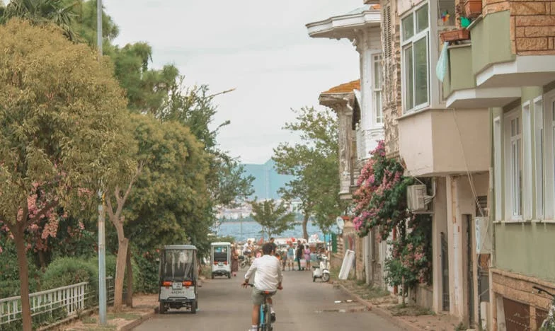 Le pacte de l’appartement : Entre trahison et espoir