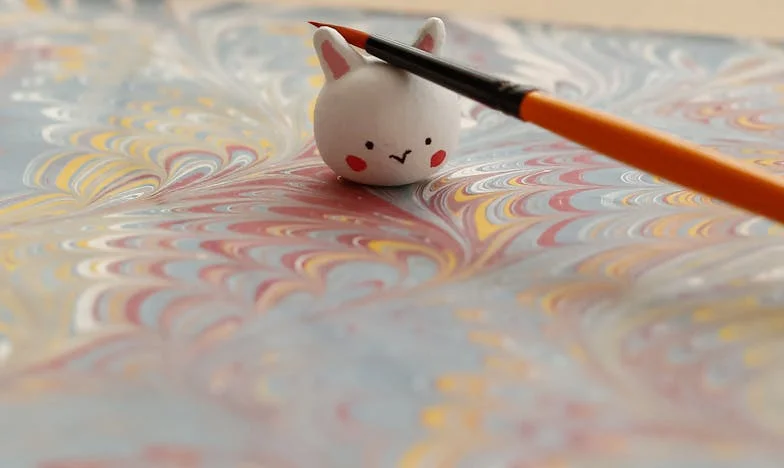 Prisonnier de leurs rêves : Mon existence entre les mains de mes parents