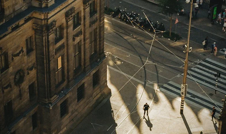 « Donne l’appartement à ton frère, voyons, vous êtes de la même famille ! » – Le choix qui a brisé mon cœur et ma famille