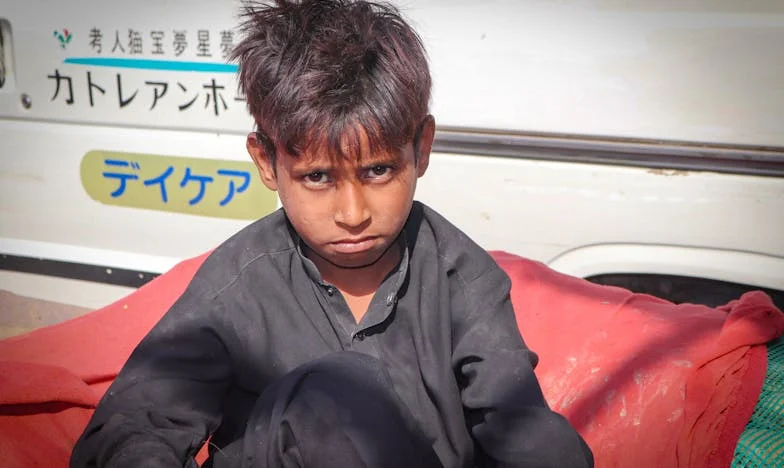 Entre deux foyers : Quand la famille devient un champ de bataille