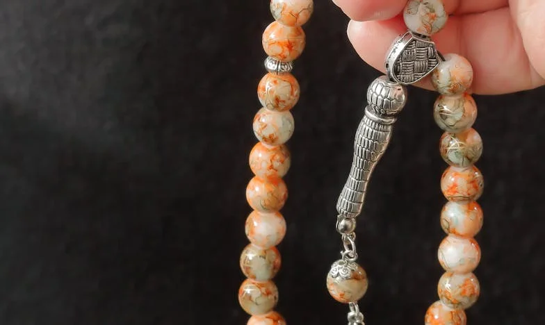 Entre deux mondes : Dois-je encore voir mes beaux-parents après la vérité ?