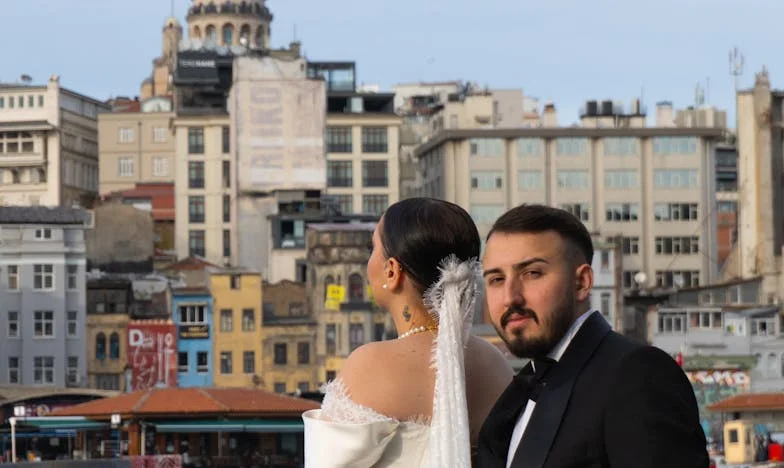 Le Poids Invisible de l'Amour : L'Histoire de Camille et Élodie