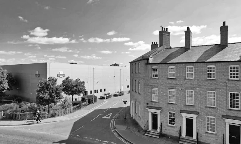 Ma petite Lilia en robe Chanel : Mère indigne ou simplement différente ?