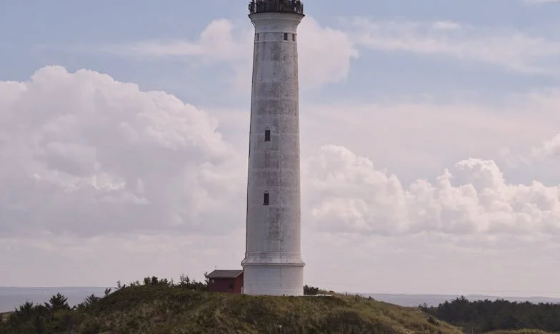 Quand Antoine a brillé, il m’a oubliée. Maintenant, il revient vers moi…