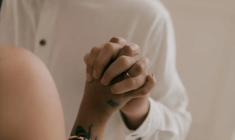 Il m’a trahie pendant des années : quand mon fils m’a dit « Maman, il veut te dire au revoir »