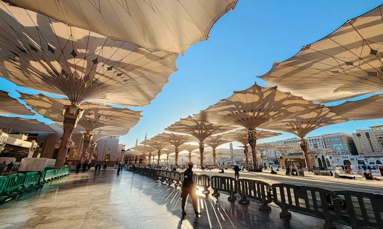 Quand la famille ne suffit plus : Mon isolement derrière les murs de notre appartement parisien