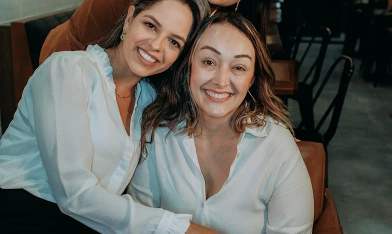 Quand mon mari m’a jugée en salle d’accouchement : La force d’une Française