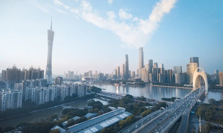 Sous l’ombre de ma belle-mère : Chronique d’un amour qui s’effrite