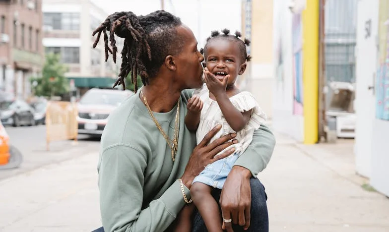 Quand ma belle-mère a franchi le seuil : Chronique d’une guerre silencieuse dans un foyer français