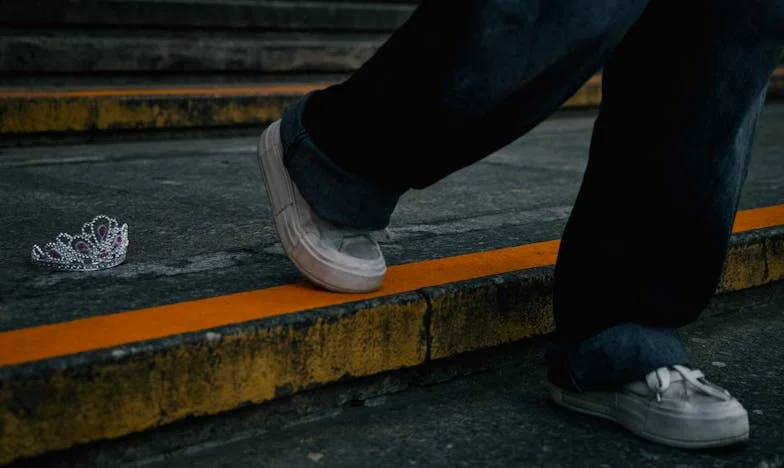 Le Retour à Montreuil : Sur le Banc de l'Ancienne École