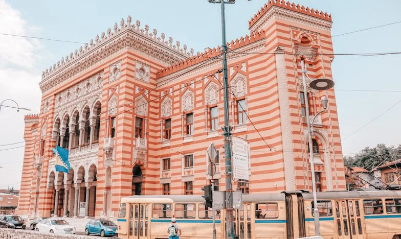 Pourquoi devrais-je vendre mon appartement pour rendre heureuse la famille de mon mari ? – Le combat d’une femme française pour son propre foyer