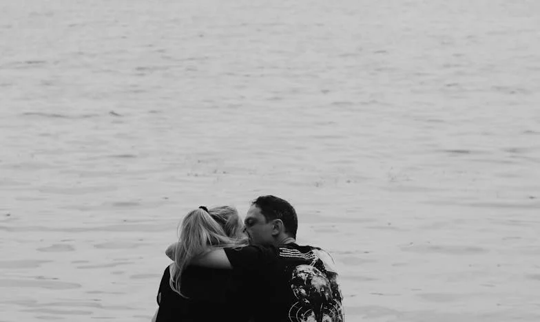 Presque cinq ans plus tard : Comment ma belle-mère a tenté de raviver le passé de mon mari