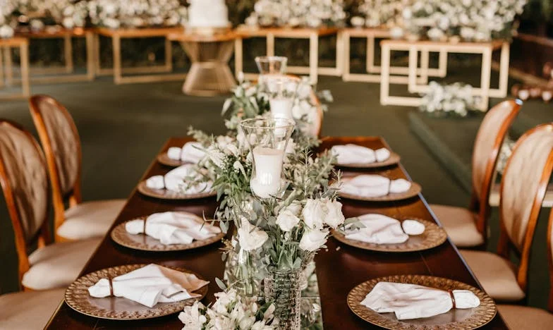 Sous la surface : L’histoire de Claire et des ombres du mariage