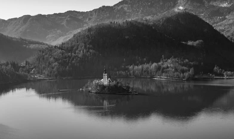 Trois ans de mariage, un secret dévoilé : comment un simple papier a détruit ma famille