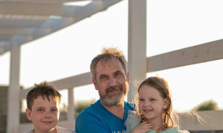 Quand le passé frappe à la porte : Histoire d’amour, de trahison et de renaissance