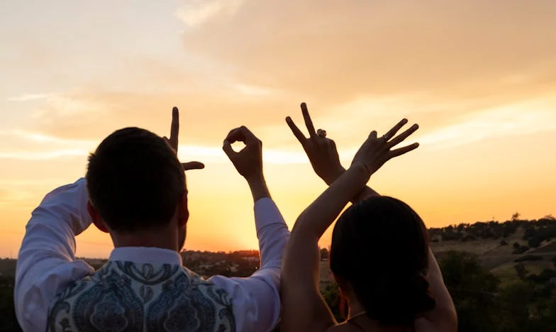 A gazdag apósék árnyékában: Egy lány függetlenségének ára