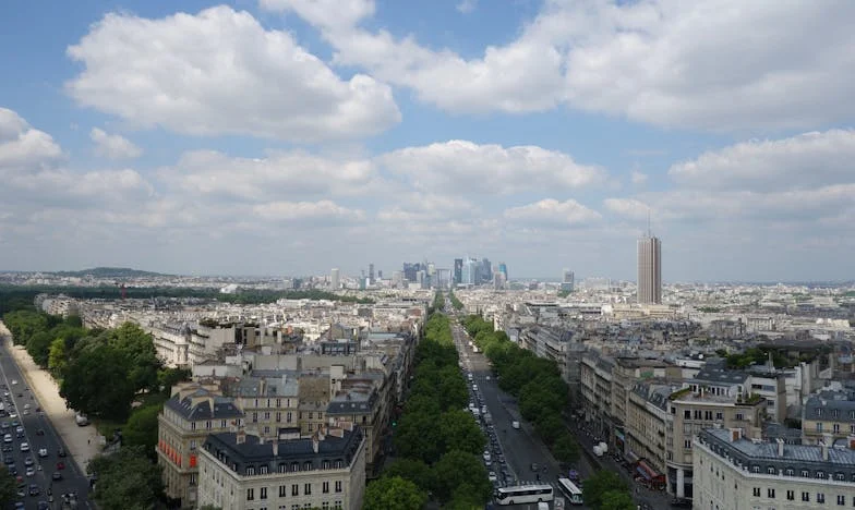 Ebédidő árnyékában: Egy kolléga, egy számla, és a bizalom ára