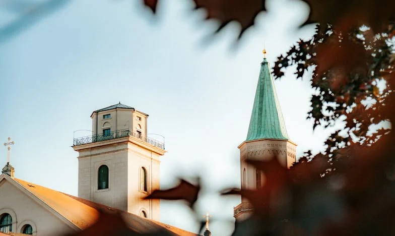 Hatvanévesen újra a múlt kapujában: Egy elveszett szerelem nyomában