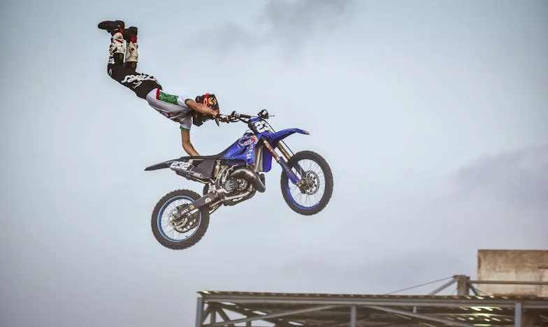 „Papa, miért nem akarod, hogy jobban éljünk?” – Egy magyar család harca a generációk között