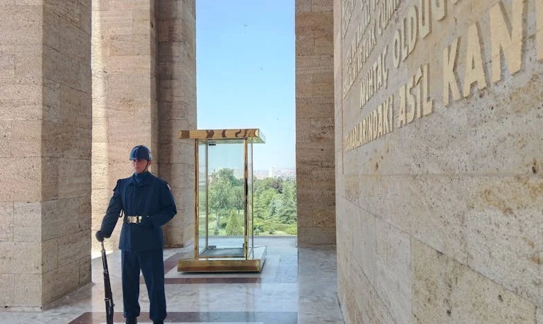 Ramenleves és Csend: Hogyan Próbáltam Kitenni a Saját Gyerekeimet a Lakásomból