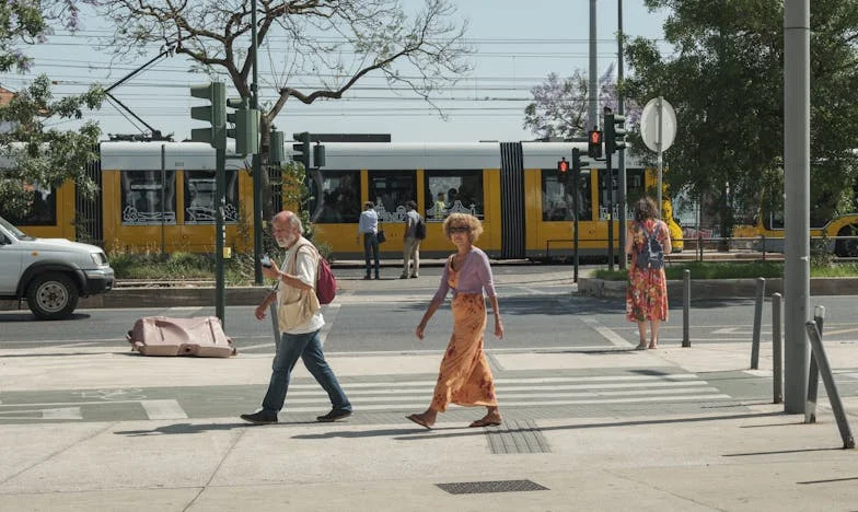 Túlzott jószívűség ára: Egy barátság próbája a budapesti panelrengetegben