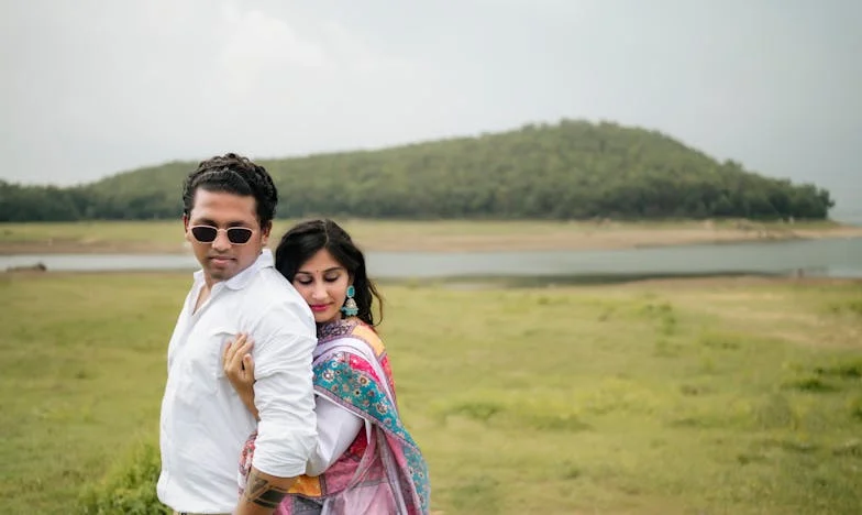 Zárak mögött: Anyósom árnyékában