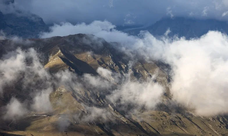 Egy Mosatlan Tányér Mögött: Egy Anyós Néma Kiáltása