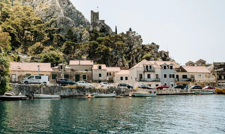 Gyertya a szélben: Életem árulás és megbocsátás között