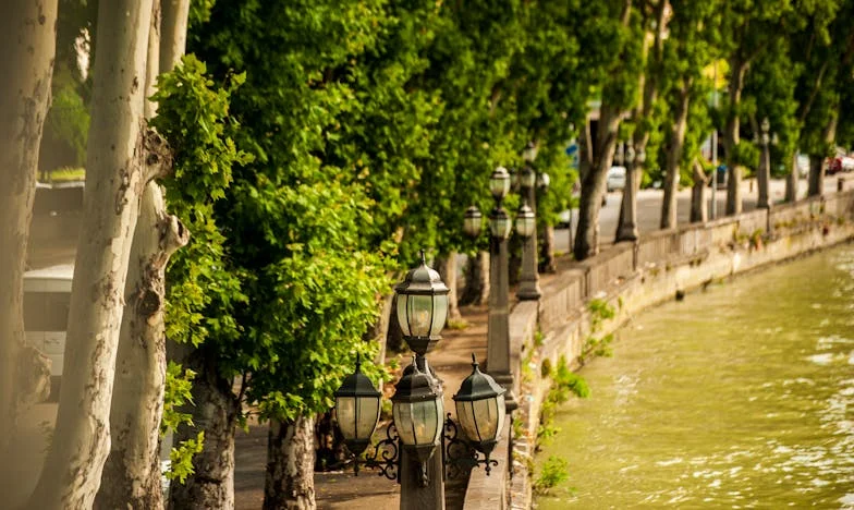 Imádság a viharban: Egy anya harca a családi elvárások és a gyermeki vágyak között