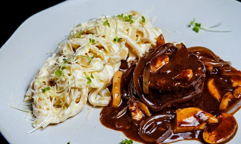 Két Otthon Között: Amikor a Saját Dolgaid Mások Vágyává Válnak