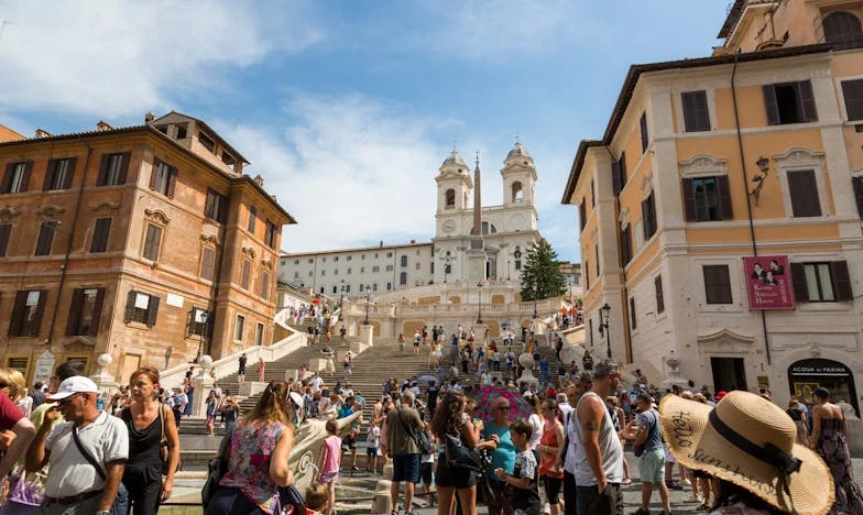 Összetört tükör: Zsuzsa útja áruláson és megbocsátáson át