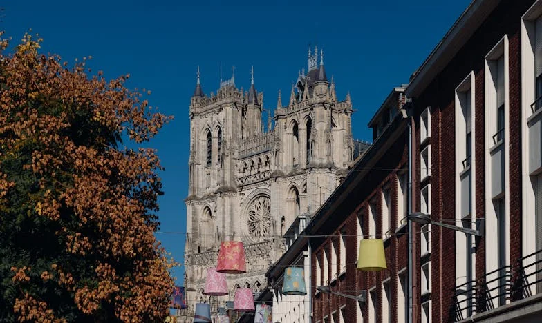 Ötvenöt év után: Amikor a csend hangosabb, mint a szavak