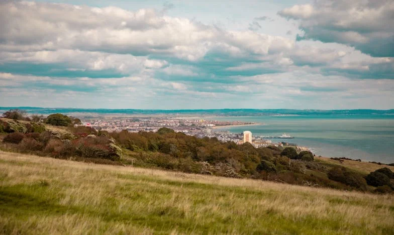 Anyósom árnyékában – Egy séta margójára