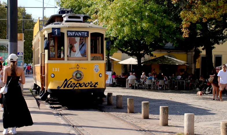 Apám boldogsága, anyám árnyéka: Egy vidéki gyerek vallomása a kilencvenes évekből