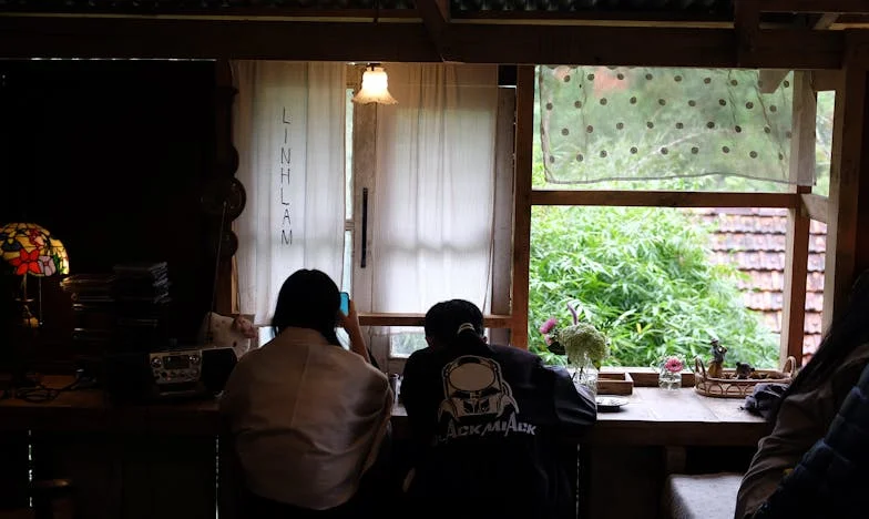 Ébredés a sötétségből: Egy magyar lány visszatérése az életbe húsz hónap kóma után