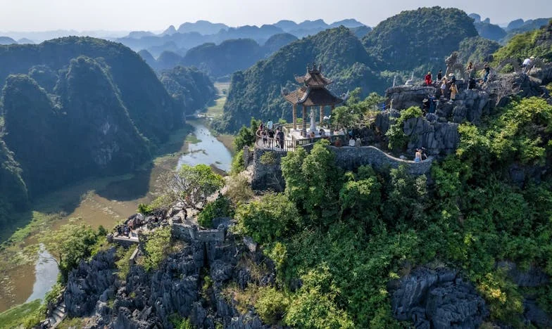 „Eljöttünk ünnepelni, te meg nem nyitsz ajtót!” – Amikor a karácsony rémálommá válik