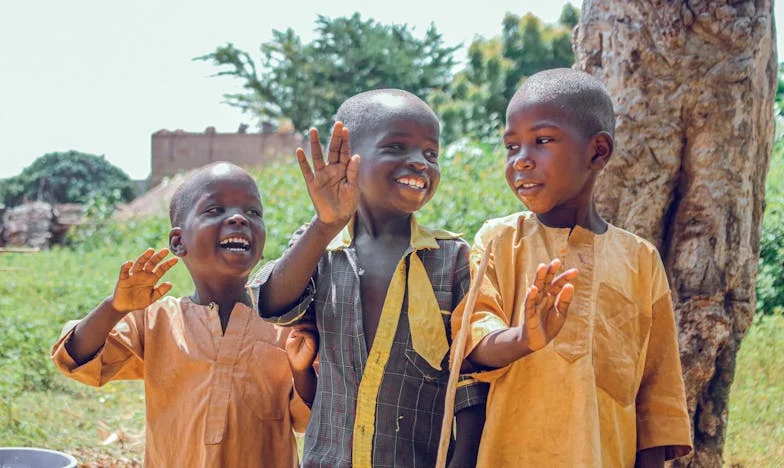 Két Anya Között: Egy Szív Kétfelé Szakadva